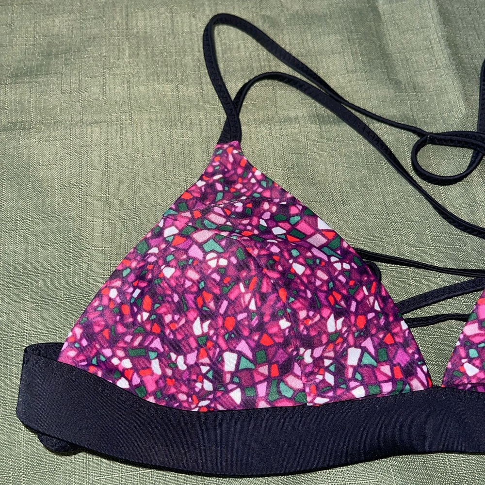 Lululemon Tidal Flow Triangle Top Paradise Camo M… - image 2